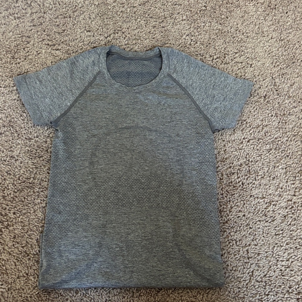 Swiftly Tech Short-Sleeve Shirt 2.0 Hip Length Size 2